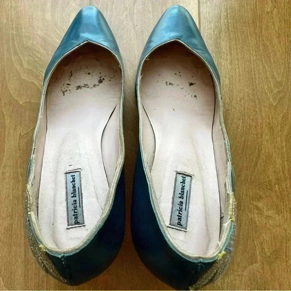 Patricia Blanchet Teal Leather Kitten Heels with Gold Glitter Spade, Size 8.5